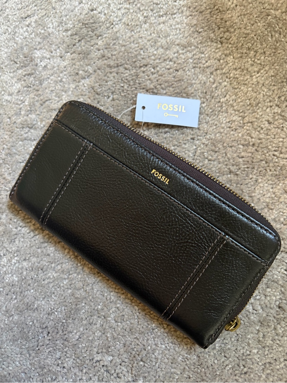 NWT FOSSIL LEATHER JORI ZIP CLUTCH
BLACK WALLET